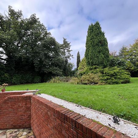 Medstead Lodge Four Marks Exterior photo